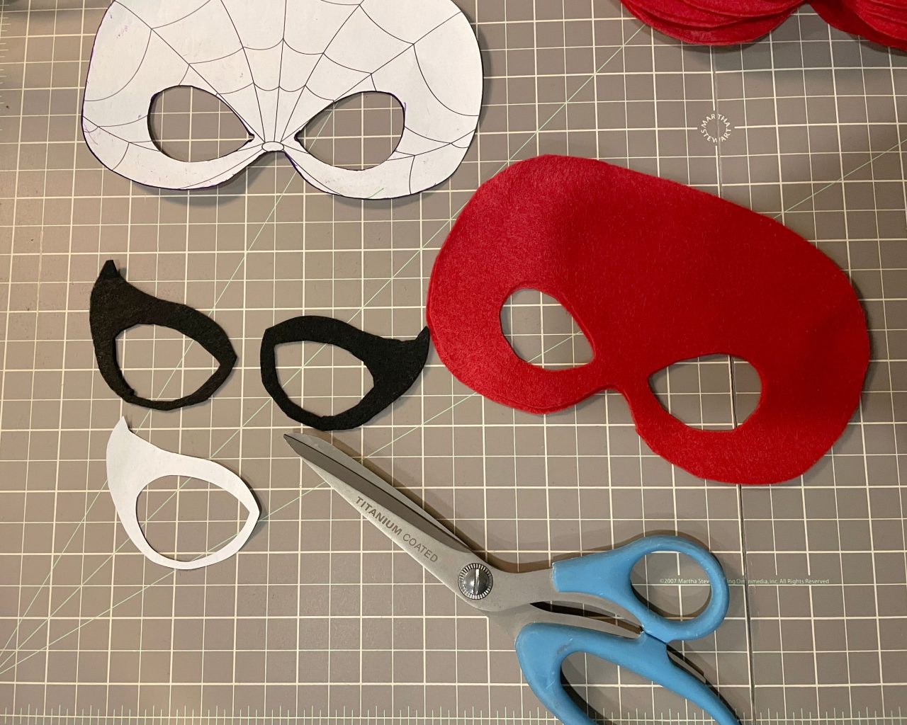 Felt SpiderMan Mask Tutorial + Free Template In Pursuit of Chic